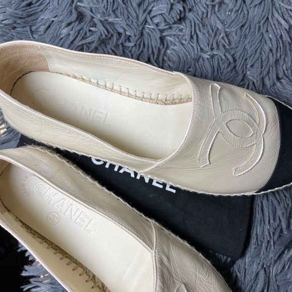 Authentic Brand New Chanel Espadrilles Pearl Ivory - Picture 3 of 4